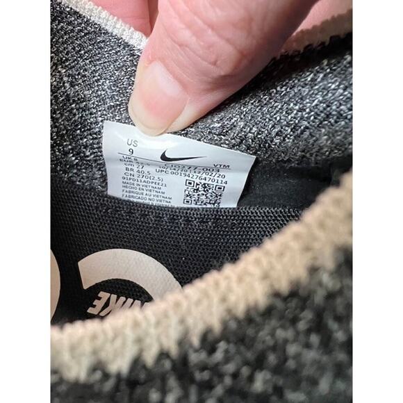 Size 9 - Nike React Phantom Run Flyknit 2 Black Smoke Grey CJ0277-003 - Picture 7 of 8